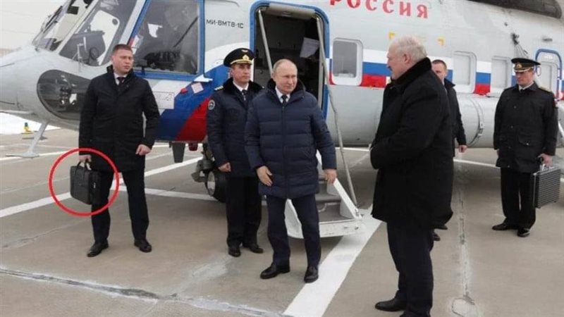 بوتين والحقيبة