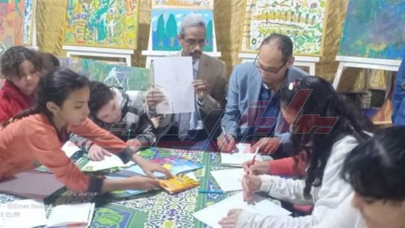 جانب من نشاط معرض