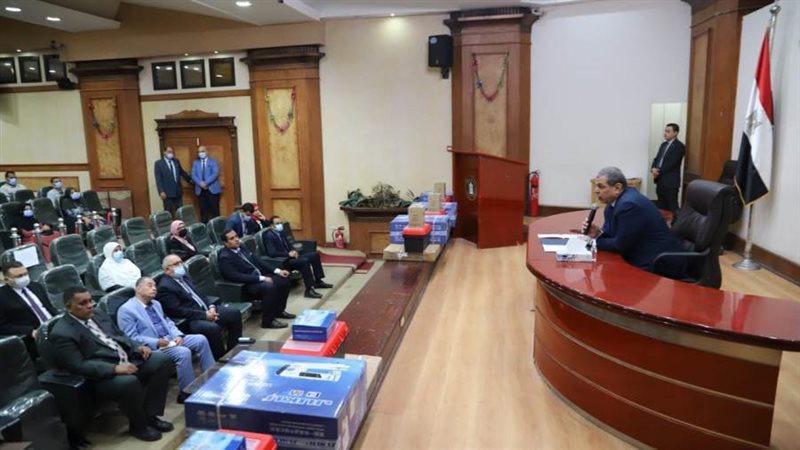 وزير القوى العاملة