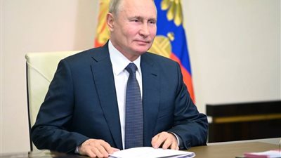 بوتين يطالب الحكومة بزيادة دخل موظفي الحكومة والمتقاعدين