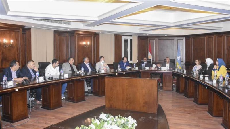 اجتماع المحافظ