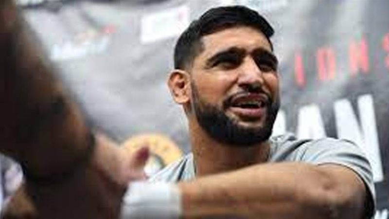 الملاكم أمير خان