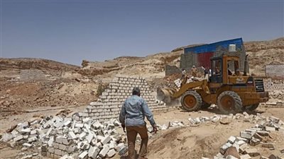 المنيا.. إزالة 15 حالة تعد على الأراضي الزراعية وأملاك الدولة