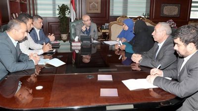 محافظ بني سويف يوجه بمعاينة شكوى لسيدة مسنة من قرية سنور