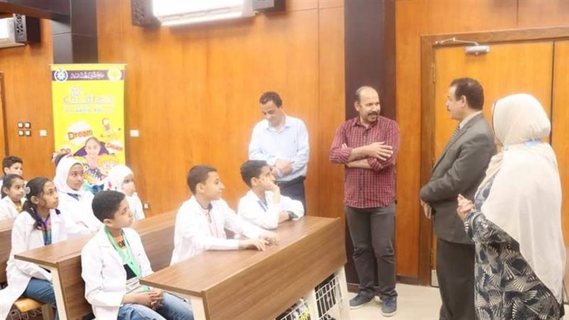 رئيس الجامعة يتابع