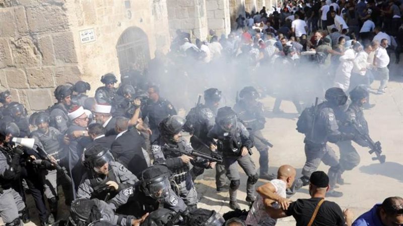 اقتحام شرطة الاحتلال
