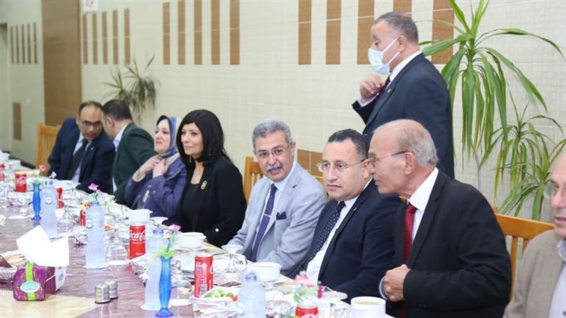 رئيس جامعة الإسكندرية