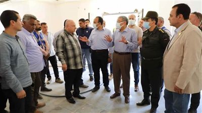محافظ المنيا يتابع تنفيذ مشروعات حياة كريمة وكوبري ملوي العلوي 