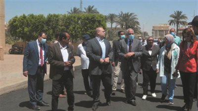 محافظ الجيزة يتفقد أعمال تطوير طرق ميت رهينة وسقارة السياحي والنيل السعيد بالبدرشين 
