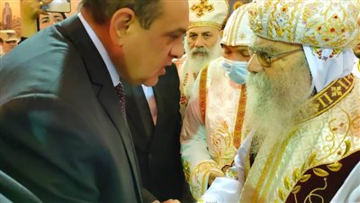 محافظ البحيرة يشهد قداس عيد القيامة ويهنئ الإخوة المسيحيين