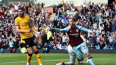 بيرنلي يفجر مفاجأة ويحطم دفاع وولفرهامبتون في البريميرليج
