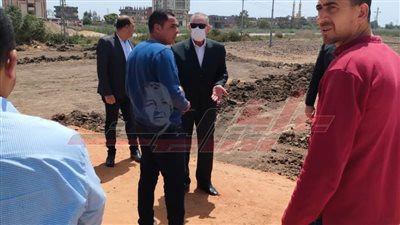 محافظ كفر الشيخ يتفقد توسعة الطرق وإعادة رصفها
