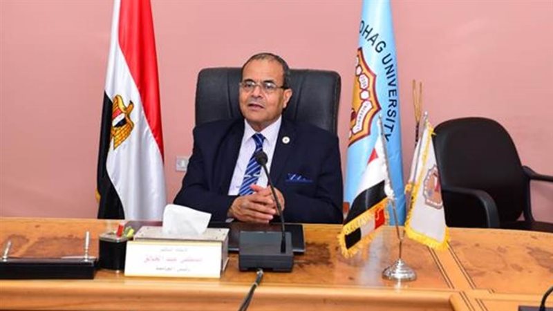 الدكتور مصطفى عبد