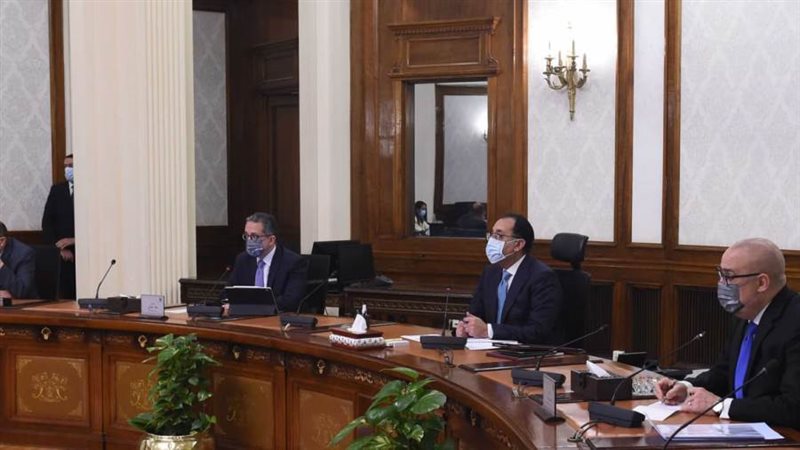 رئيس الوزراء خلال