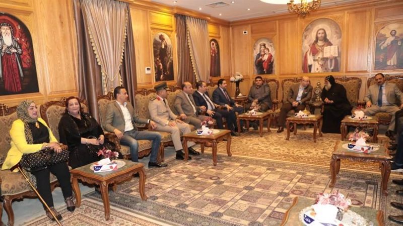 محافظ بنى سويف يزور