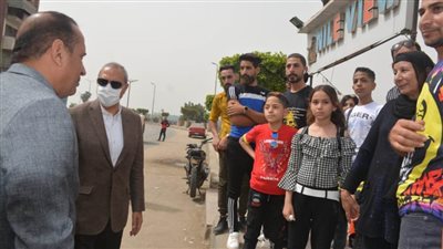 محافظ القليوبية يلتقي بالزائرين في حدائق القناطر احتفالا بشم النسيم