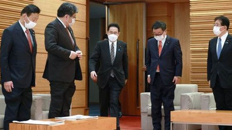 اليابان تكشف عن حزمة