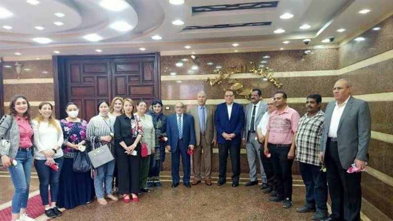 محافظ الشرقية يتوسط