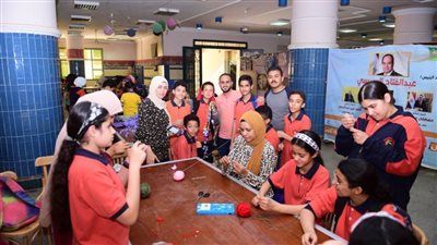 مركز الحرف اليدوية بجامعة سوهاج ينظم ورشة عمل تدريبية لطلاب المدارس