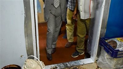 إعدام طن أغذية وغلق مطعم ومصنع حلويات بالعاشر من رمضان 