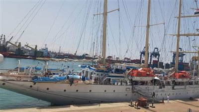 انتظام حركة الملاحة وتداول البضائع بميناء الإسكندرية