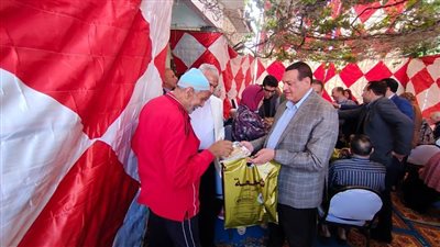 محافظ البحيرة يتفقد دور الرعاية الاجتماعية ويقدم التهنئة بمناسبة حلول عيد الفطر المبارك 