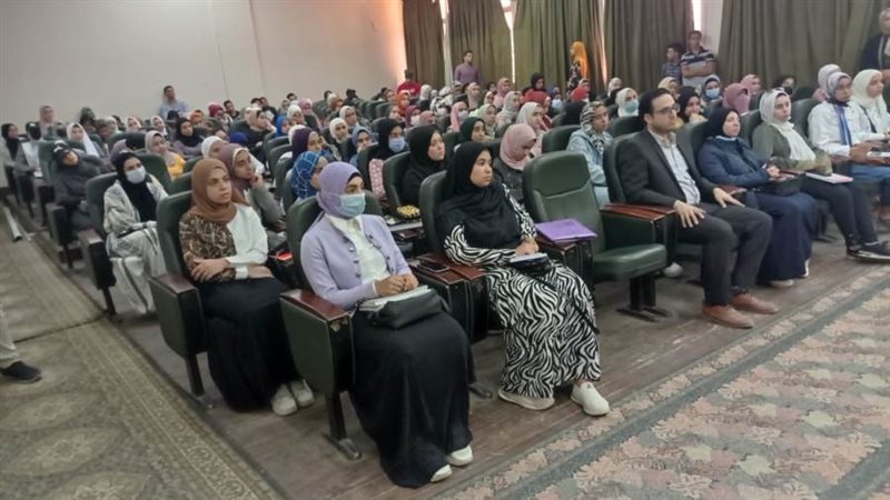 جانب من الندوة