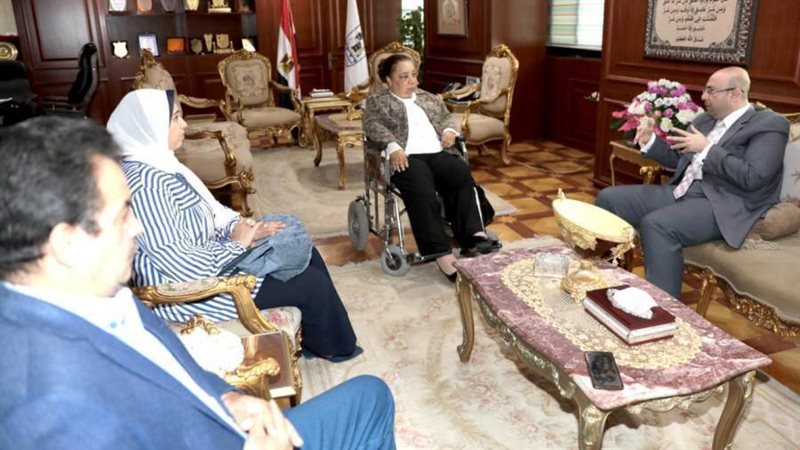 محافظ بنى سويف يستقبل