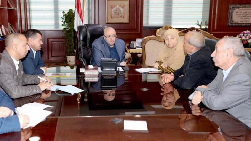 اللقاء المفتوح لمحافظ