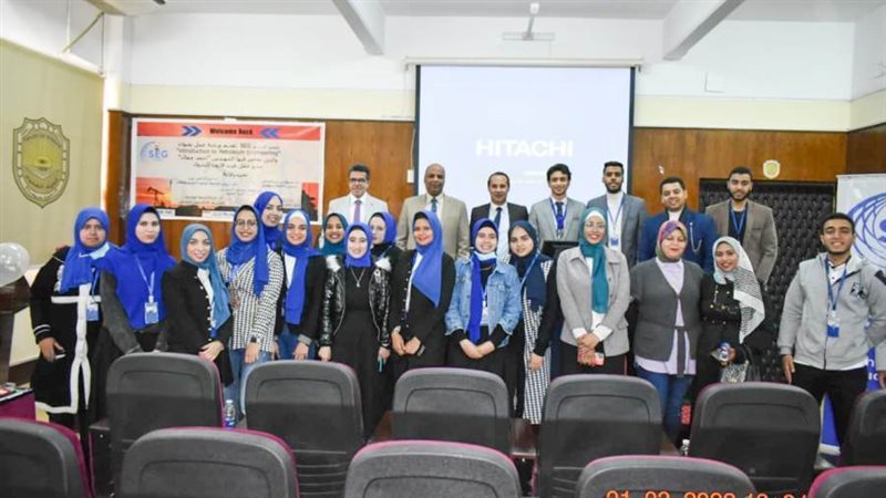 جانب من الورش