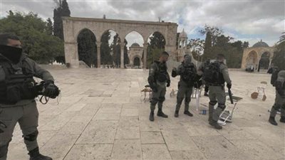 عشرات الاصابات جراء اعتداء قوات الاحتلال على المصلين والمعتكفين في 