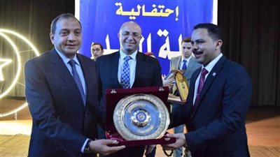  أشرف رشاد يكرم حفظة القرآن في بني سويف