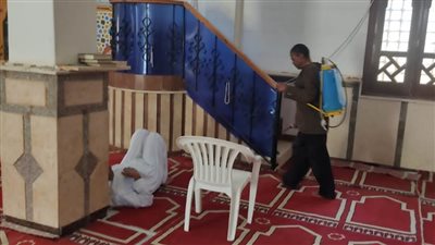 محافظ الإسكندرية يشدد على تكثيف أعمال النظافة وغسيل الشوارع وتطهير المساجد 