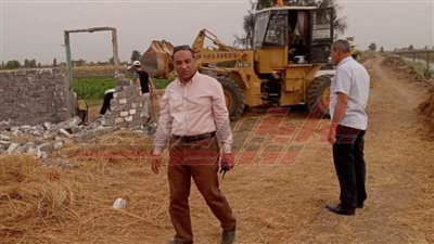 إزالة 6 حالات تعدٍّ على الأراضي الزراعية بكفر الشيخ