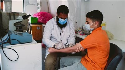 تقديم الخدمات الطبية لـ 1493 حالة خلال القافلة الطبية بقرية الإسماعيلية بالمنيا