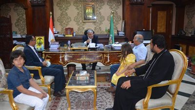 محافظ المنيا يستقبل وفد مطرانية الأقباط الأرثوذكس بالمنيا للتهنئة بعيد الفطر المبارك