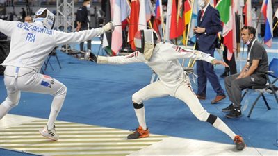 لاعبان مصريان يتأهلان إلى دور الـ32 ببطولة الجائزة الكبرى للسلاح بالقاهرة