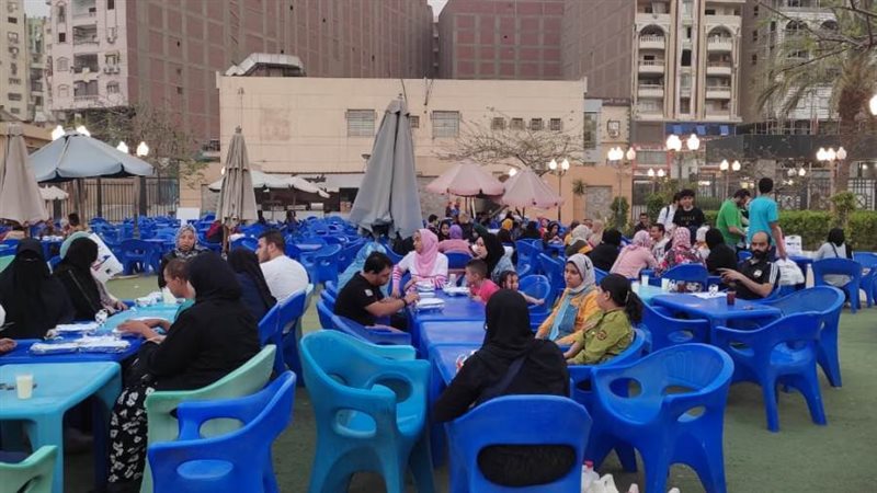 جانب من الإفطار الجماعي