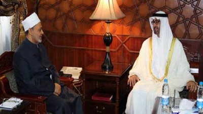 الإمام الأكبر يتبادل التهنئة بعيد الفطر المبارك مع الشيخ محمد بن زايد