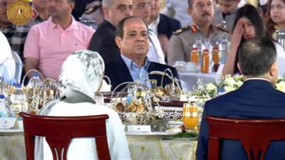 بث مباشر.. الرئيس السيسي يشارك في احتفالية عيد الفطر مع أبناء الشهداء