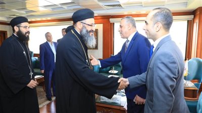 محافظ سوهاج يستقبل المهنئين بعيد الفطر المبارك