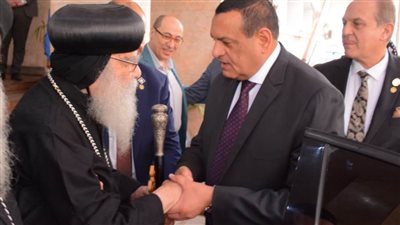 الأنبا باخوميوس يهنئ محافظ البحيرة بعيد الفطر المبارك