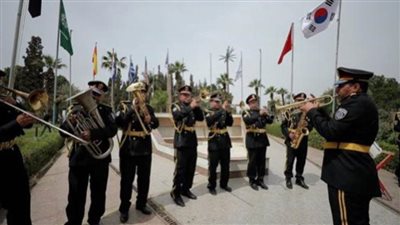 فرقة موسيقى الشرطة تشارك المواطنين الاحتفال بعيد الفطر المبارك