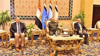 محافظ أسيوط يقدم التهنئة لقائد المنطقة الجنوبية العسكرية بمناسبة عيد الفطر المبارك