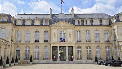 فرنسا تزود أوكرانيا بأسلحة بقيمة 100 مليون يورو