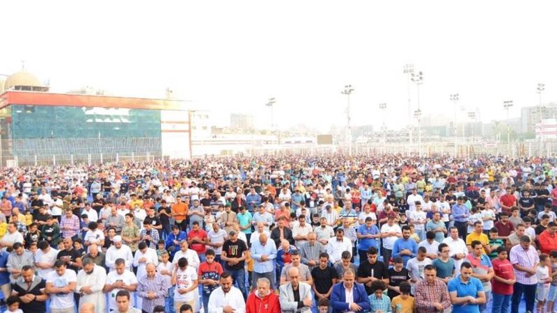 صلاة عيد الفطر داخل