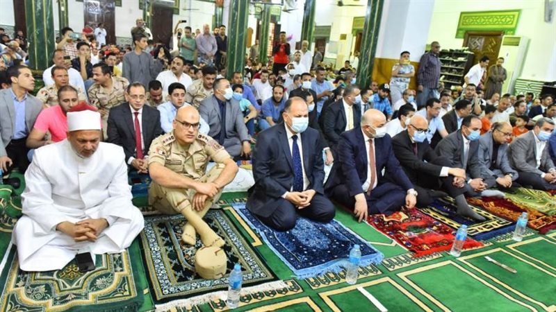 محافظ أسيوط يؤدي