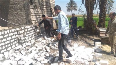 المنيا تزيل 21 حالة تعد بالبناء المخالف والعشوائي خلال إجازة عيد الفطر المبارك