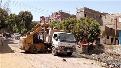 مراكز المنيا تواصل حملات النظافة وأعمال رفع تراكمات القمامة