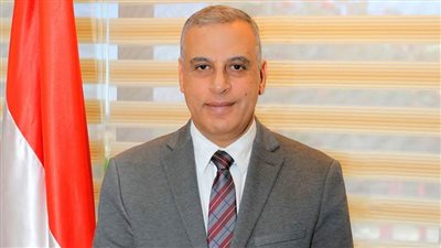 محافظ سوهاج: السبت بدء تطبيق المواعيد الصيفية لفتح وغلق المحال العامة